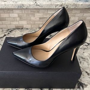 Saks Fifth Avenue Black Label pumps